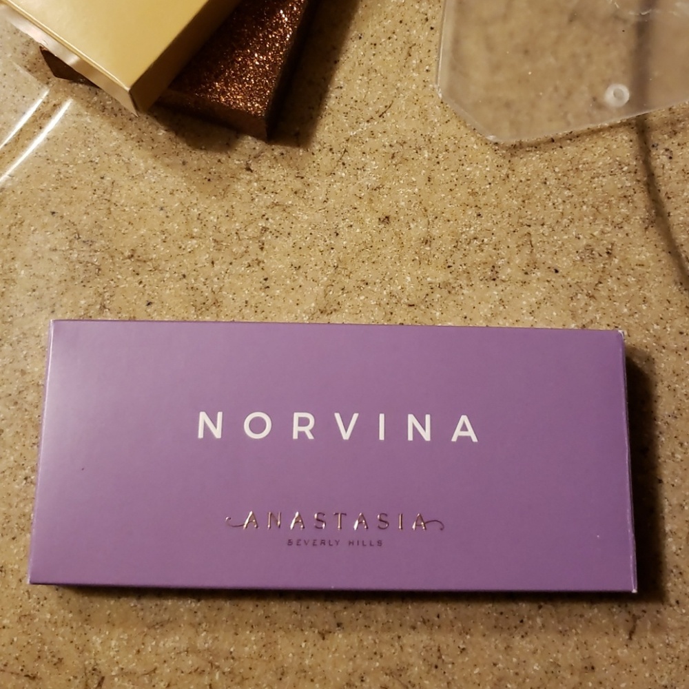 Anastasia norvina palette